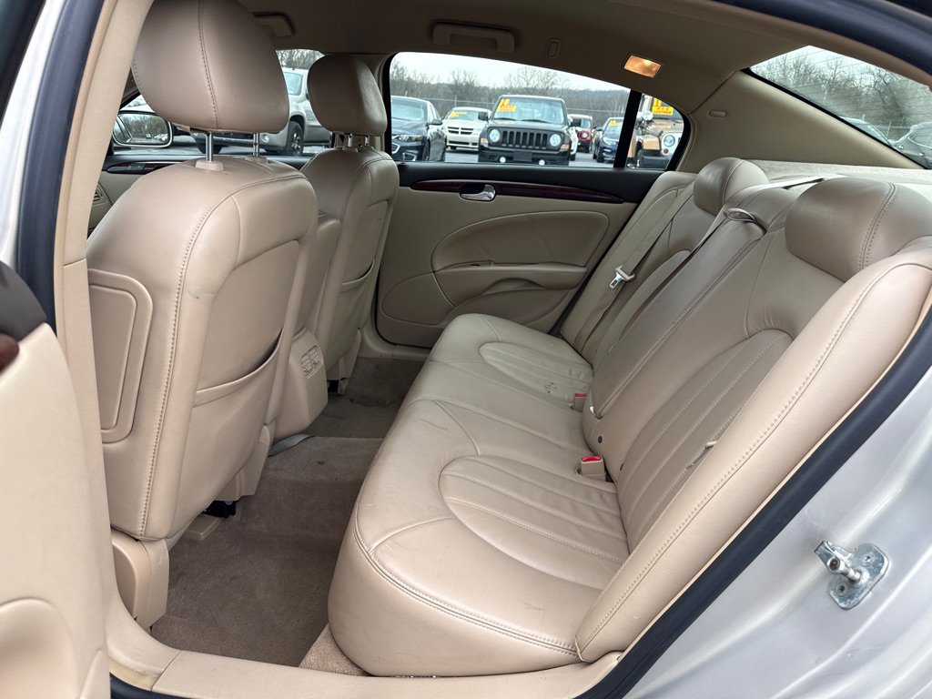 Used 2007 Buick Lucerne CXL w/ Luxury Package FWD image 10