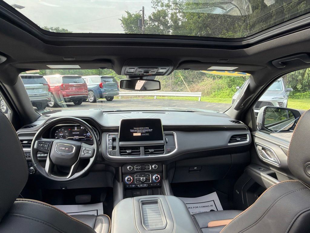 Used 2023 GMC Yukon XL AT4 w/ Technology Package AWD/4WD image 18