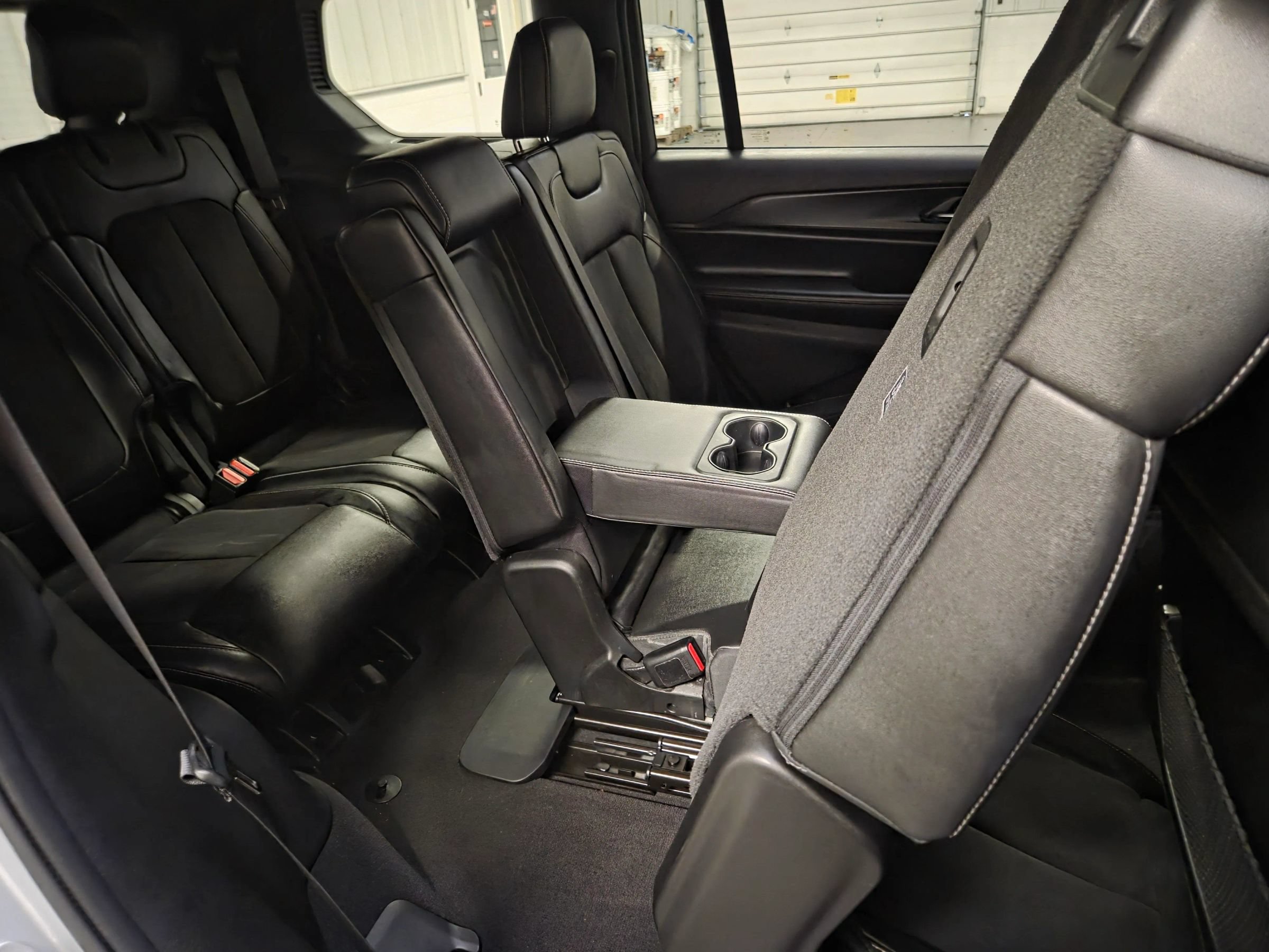 Used 2024 Jeep Grand Cherokee L Laredo AWD/4WD image 37