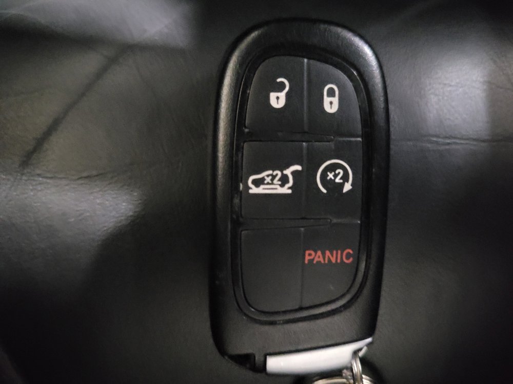 Used 2019 Jeep Cherokee Limited AWD/4WD image 32