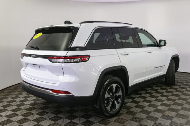 Used 2023 Jeep Grand Cherokee 4WD 4xe image 13