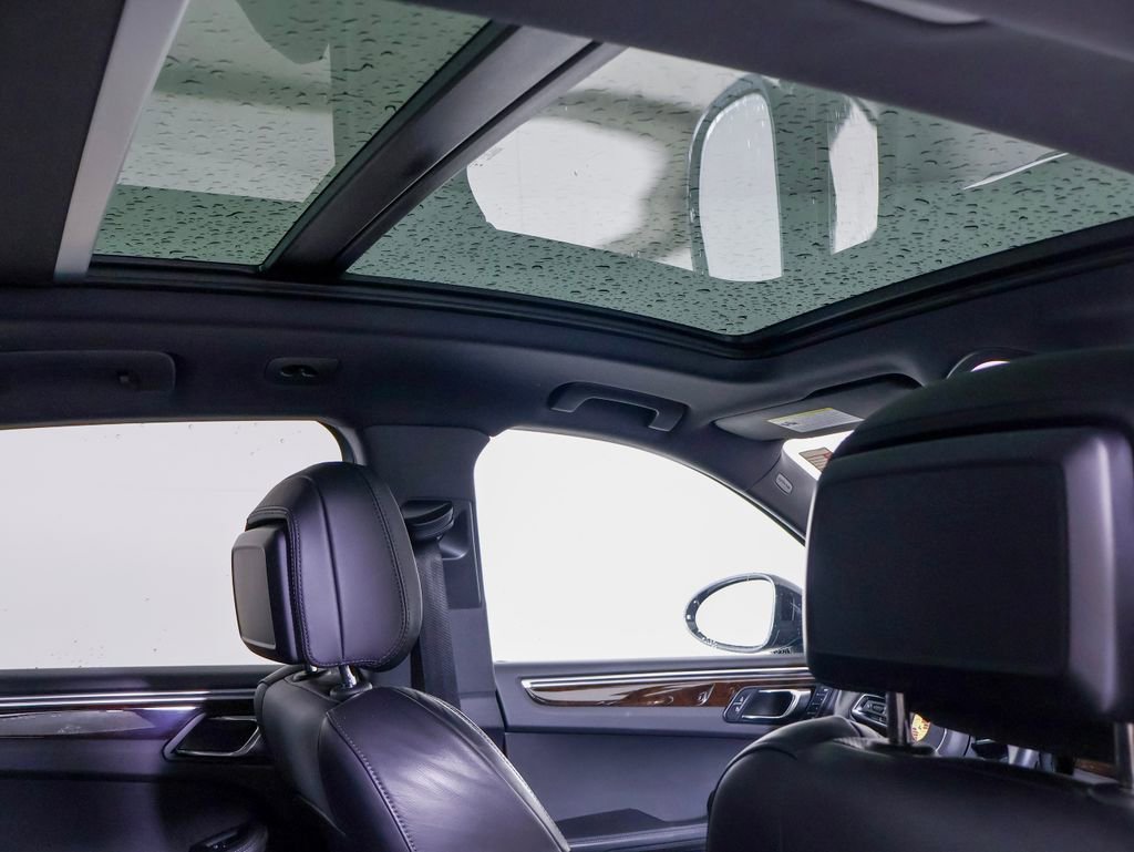 Certified 2022 Porsche Macan w/ Premium Package Plus image 25