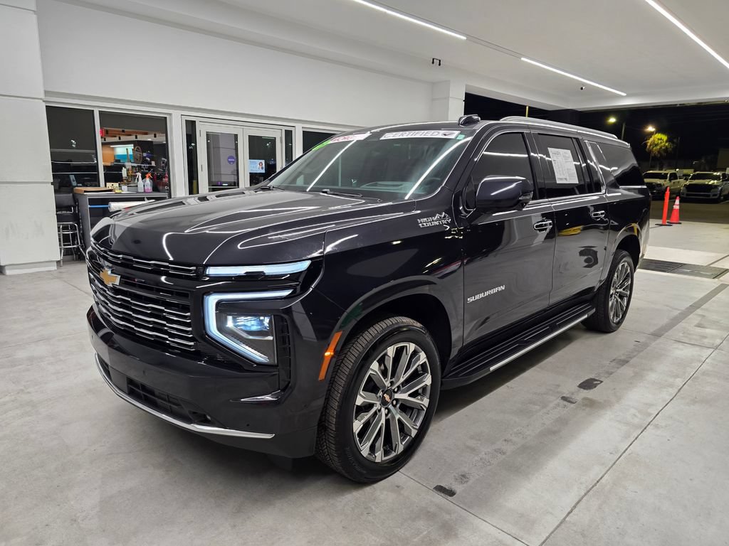 Used 2025 Chevrolet Suburban High Country RWD image 2