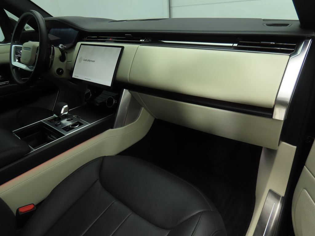 Used 2022 Land Rover Range Rover SE image 17