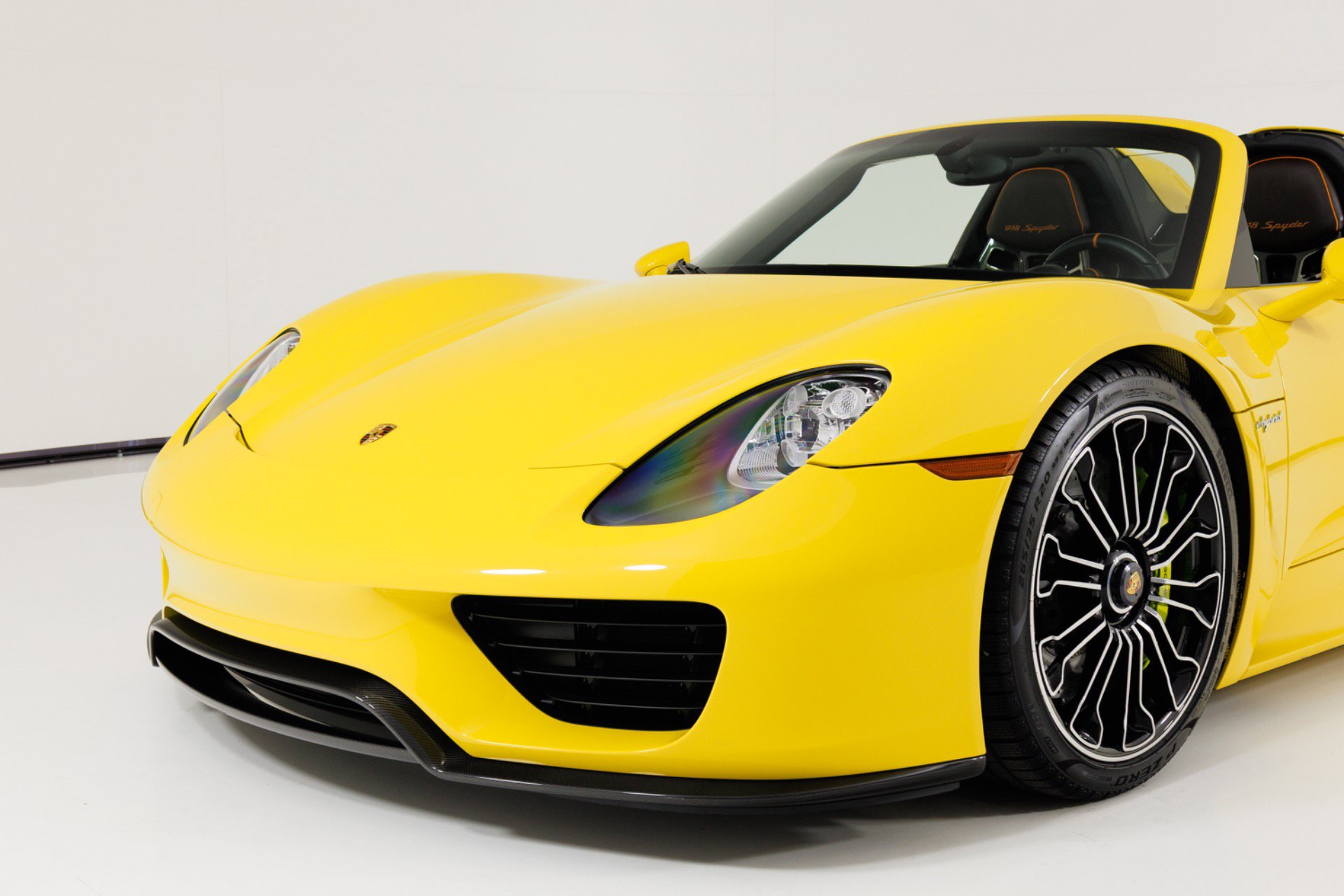 Used 2015 Porsche 918 Spyder AWD/4WD image 50