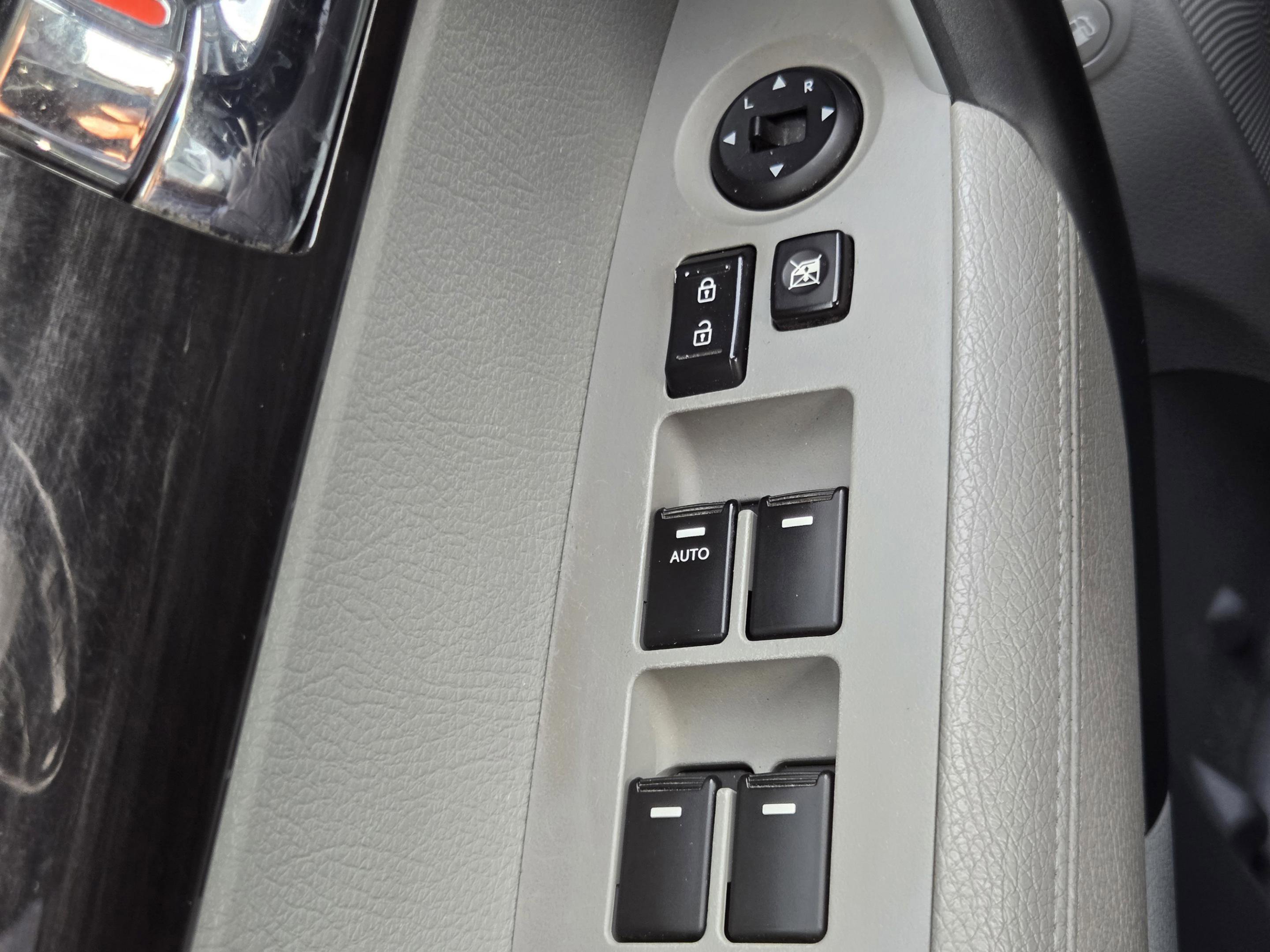 Used 2012 Kia Sorento LX w/ Third Row Pkg AWD/4WD image 21