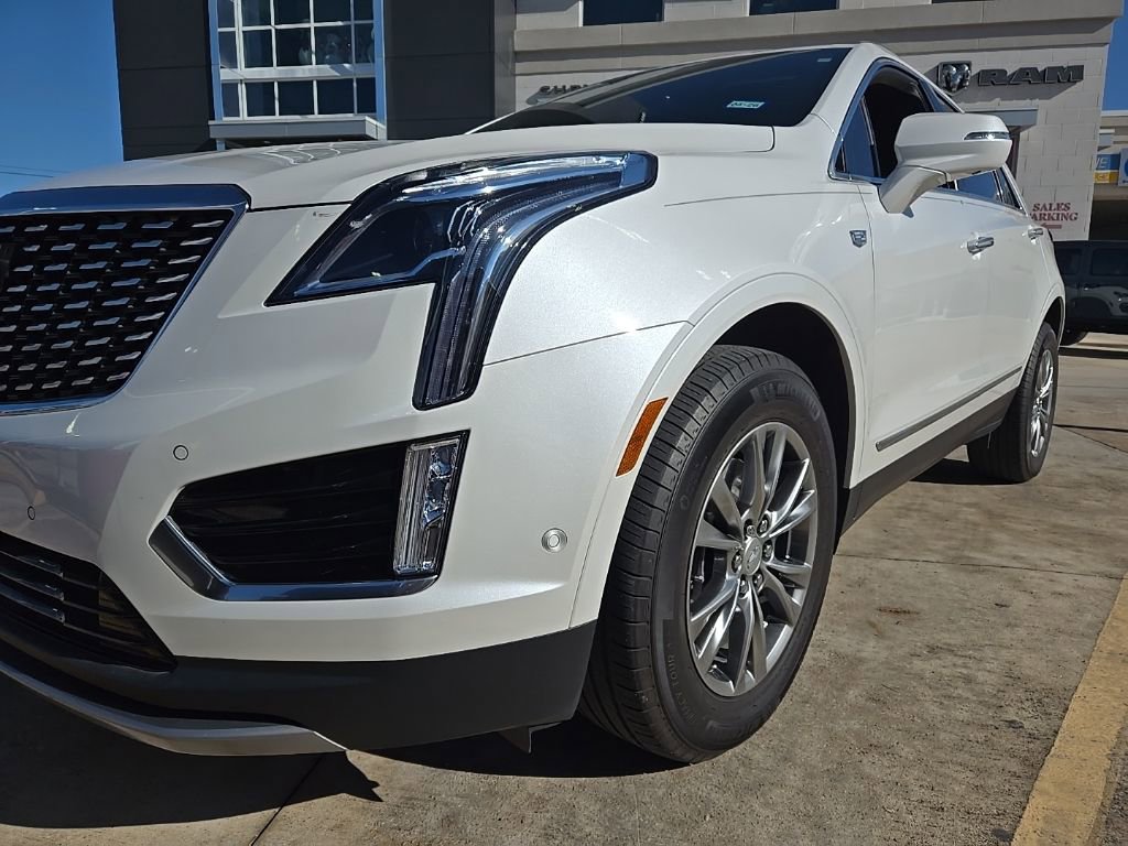 Used 2021 Cadillac XT5 Premium Luxury image 3