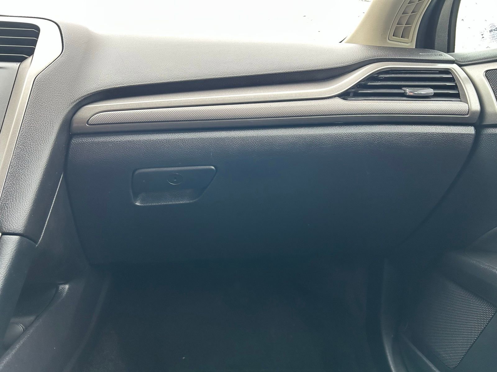 Used 2018 Ford Fusion SE w/ Fusion SE Technology Package image 21