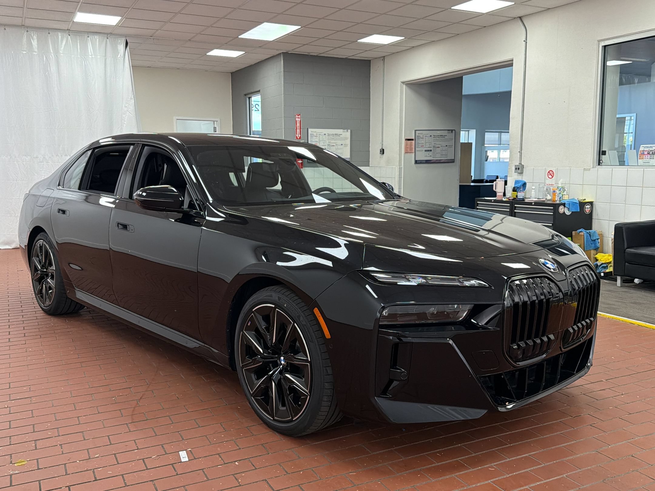 New 2026 BMW 760i xDrive w/ Executive Package AWD/4WD image 7