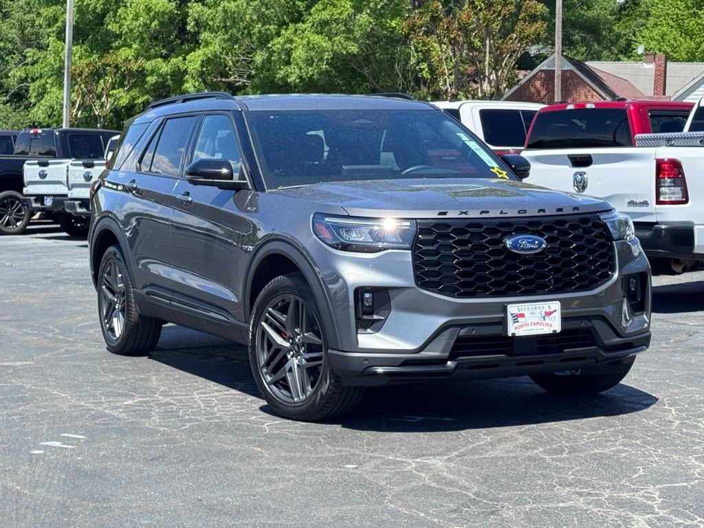 Used 2025 Ford Explorer ST-Line w/ ST-Line Street Pack
