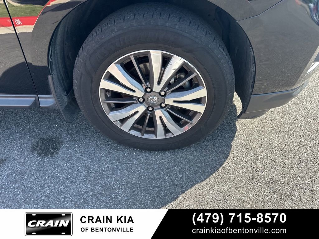 Used 2017 Nissan Pathfinder SL AWD/4WD image 8