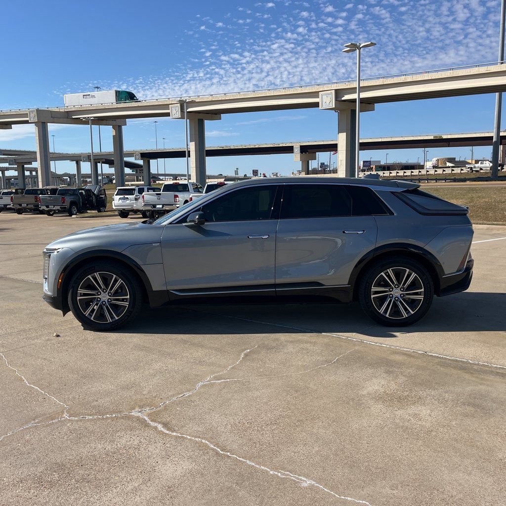 Used 2024 Cadillac Lyriq Luxury image 5