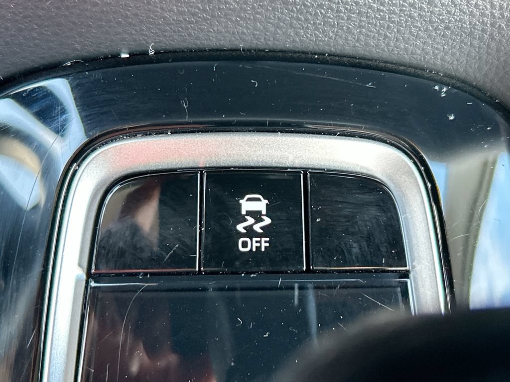 Used 2024 Toyota Corolla LE FWD image 32