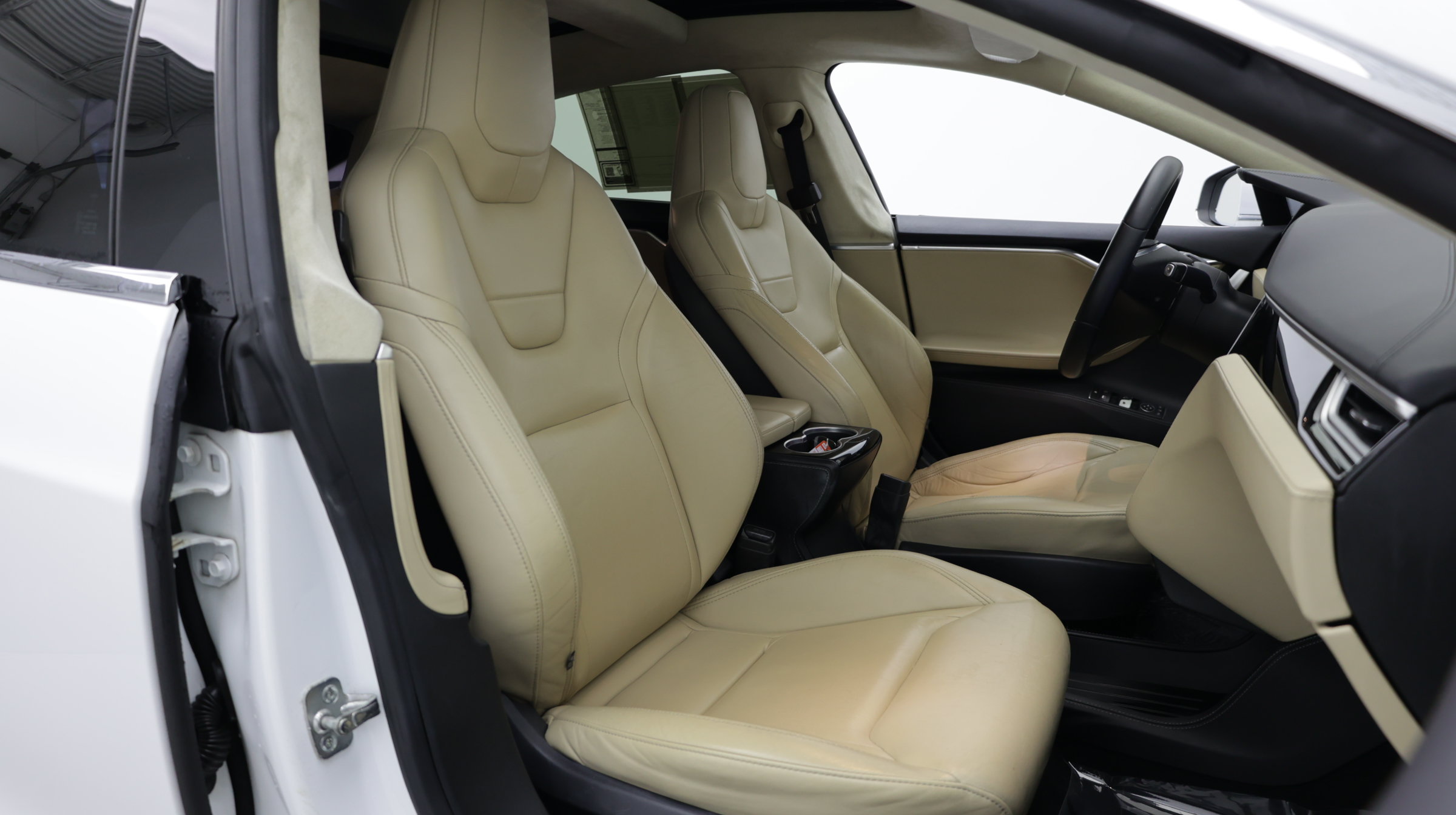 Used 2016 Tesla Model S 70 RWD image 32