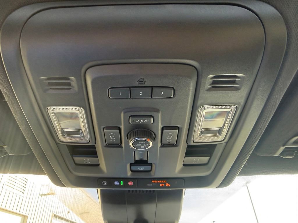 Used 2023 Chevrolet Tahoe High Country image 32