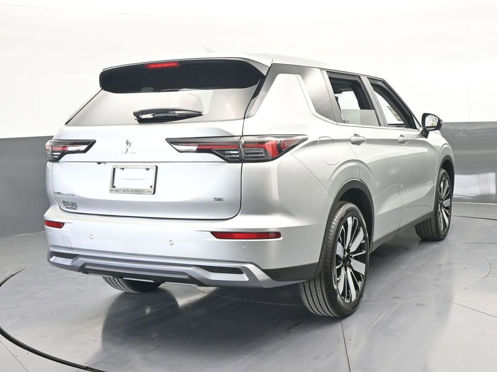 New 2026 Mitsubishi Outlander SE FWD image 5