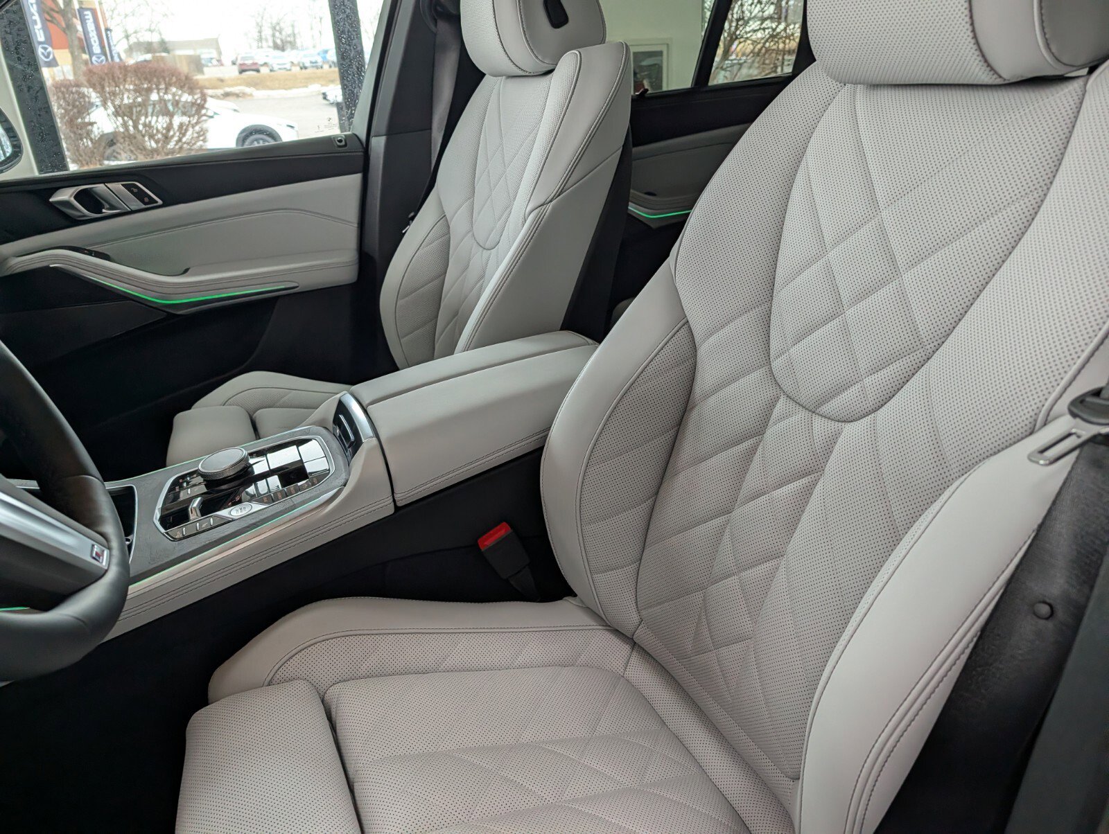 New 2026 BMW X5 xDrive40i w/ M Sport Package AWD/4WD image 10