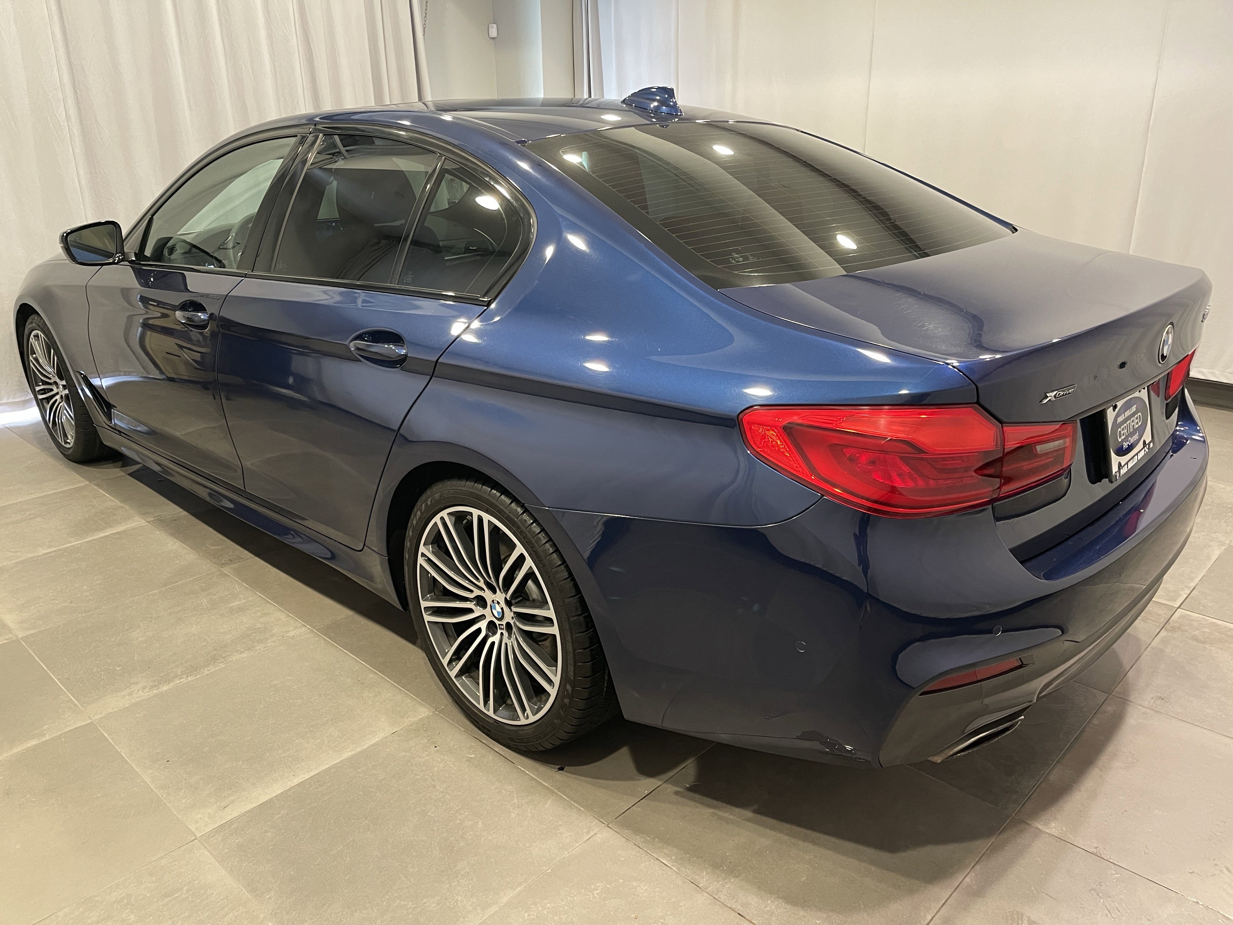 Used 2019 BMW 530i xDrive w/ M Sport Package AWD/4WD image 4
