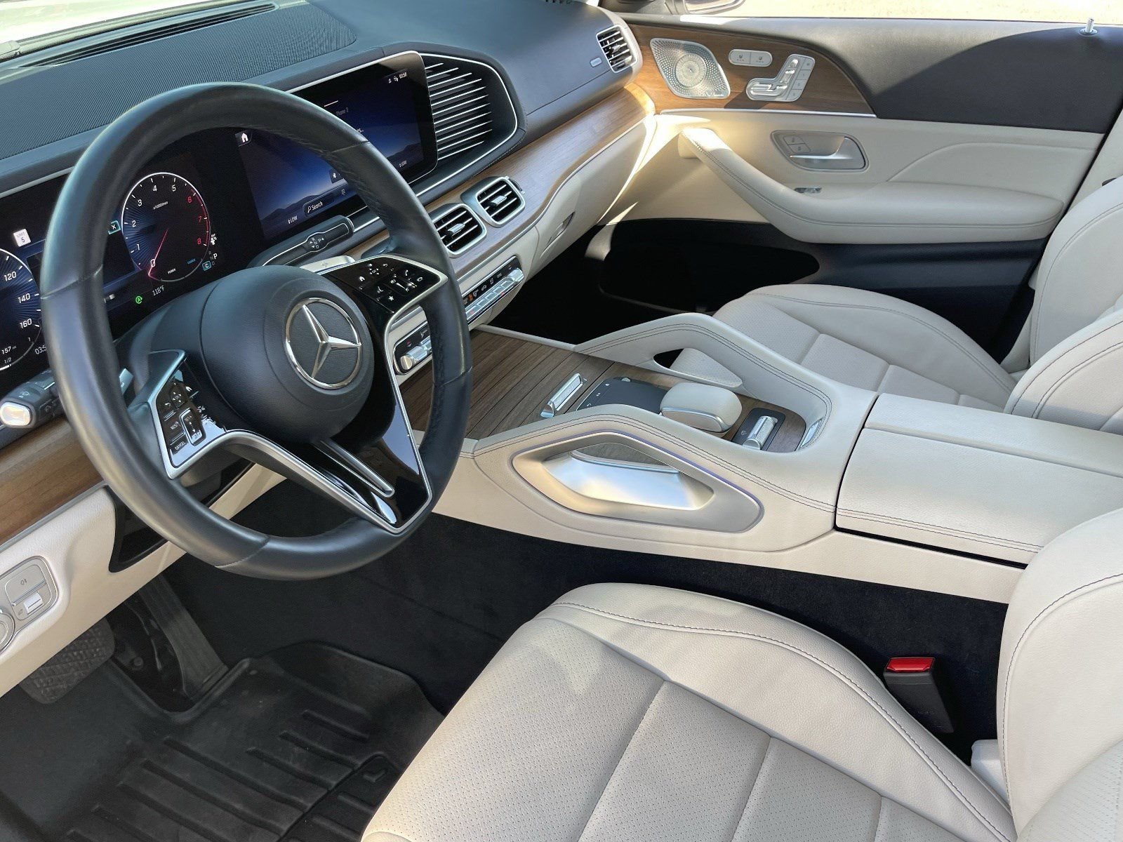 Used 2024 Mercedes-Benz GLS 450 4MATIC image 21