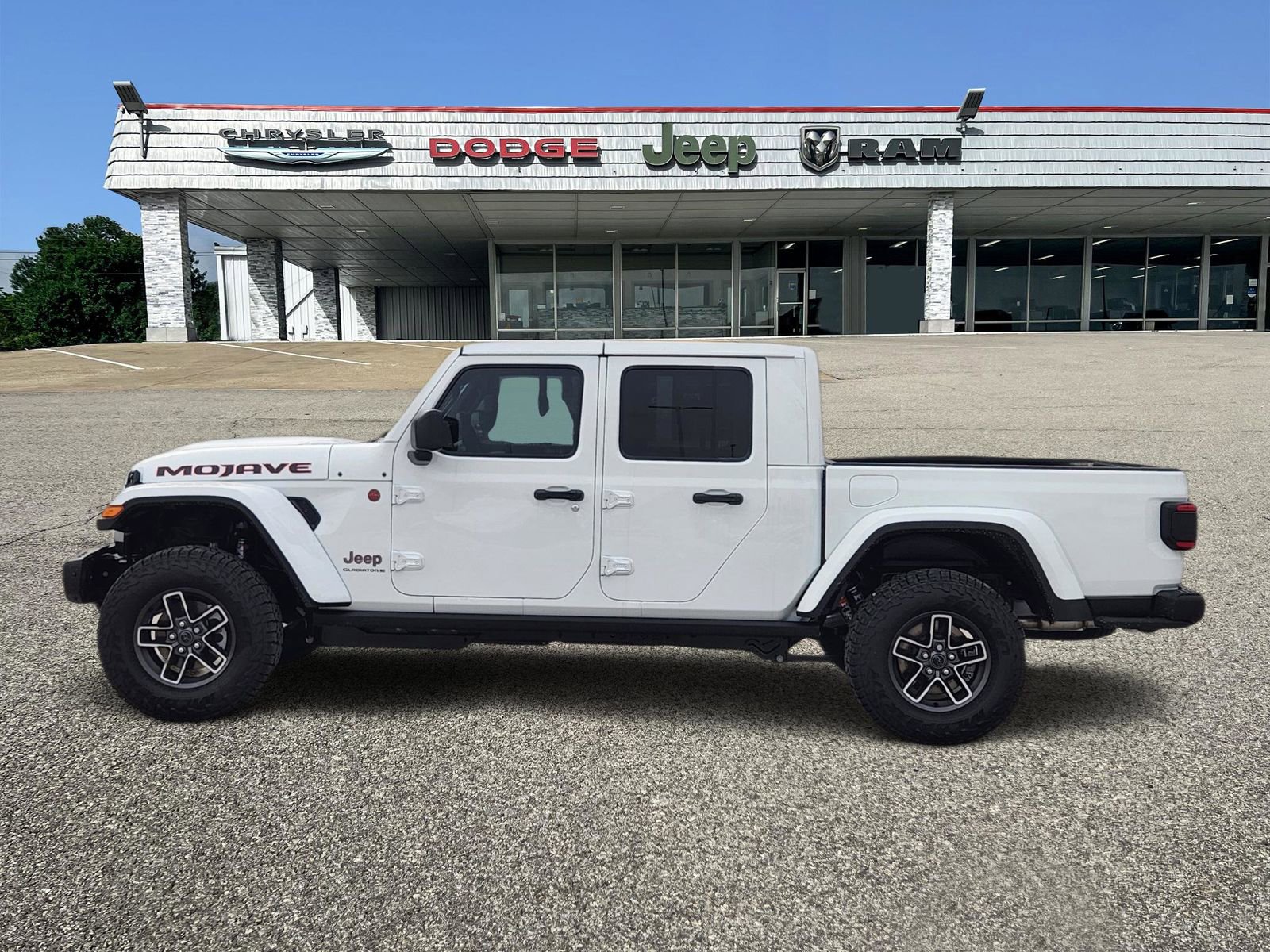 New 2026 Jeep Gladiator Mojave video 3