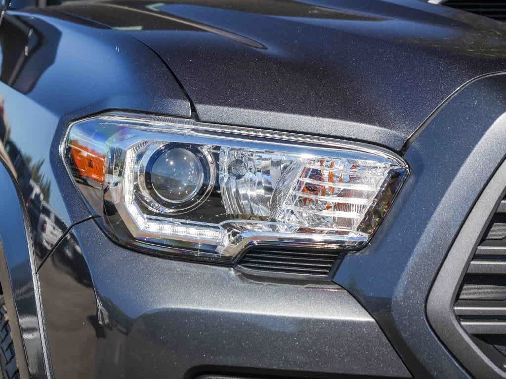 Used 2021 Toyota Tacoma TRD Sport w/ Advanced Technology Package AWD/4WD image 4