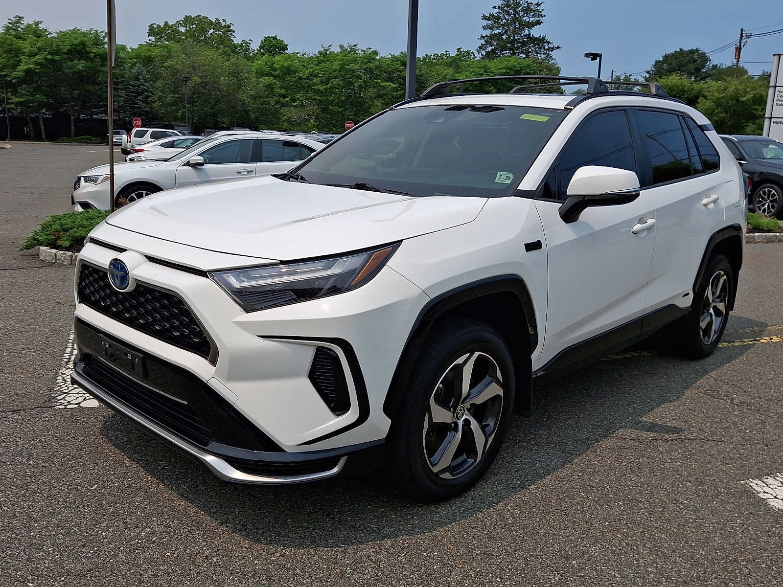 Used 2023 Toyota RAV4 SE w/ Weather & Moonroof Package AWD/4WD image 3