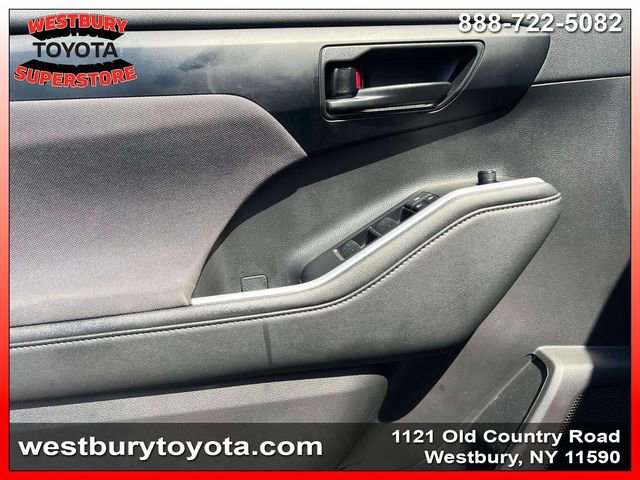 Used 2023 Toyota Highlander LE AWD/4WD image 20