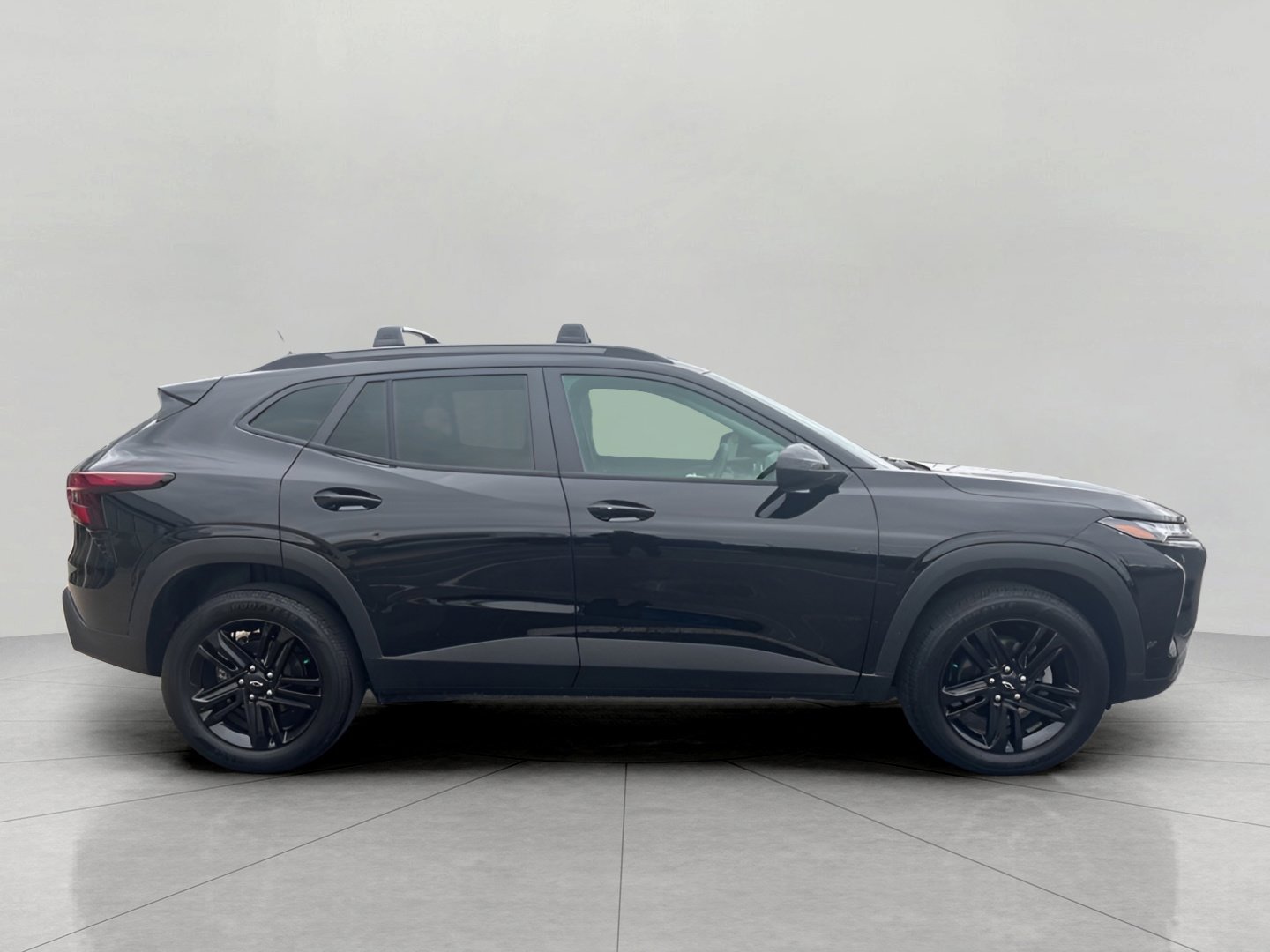Used 2025 Chevrolet Trax ACTIV w/ Driver Confidence Package FWD image 3