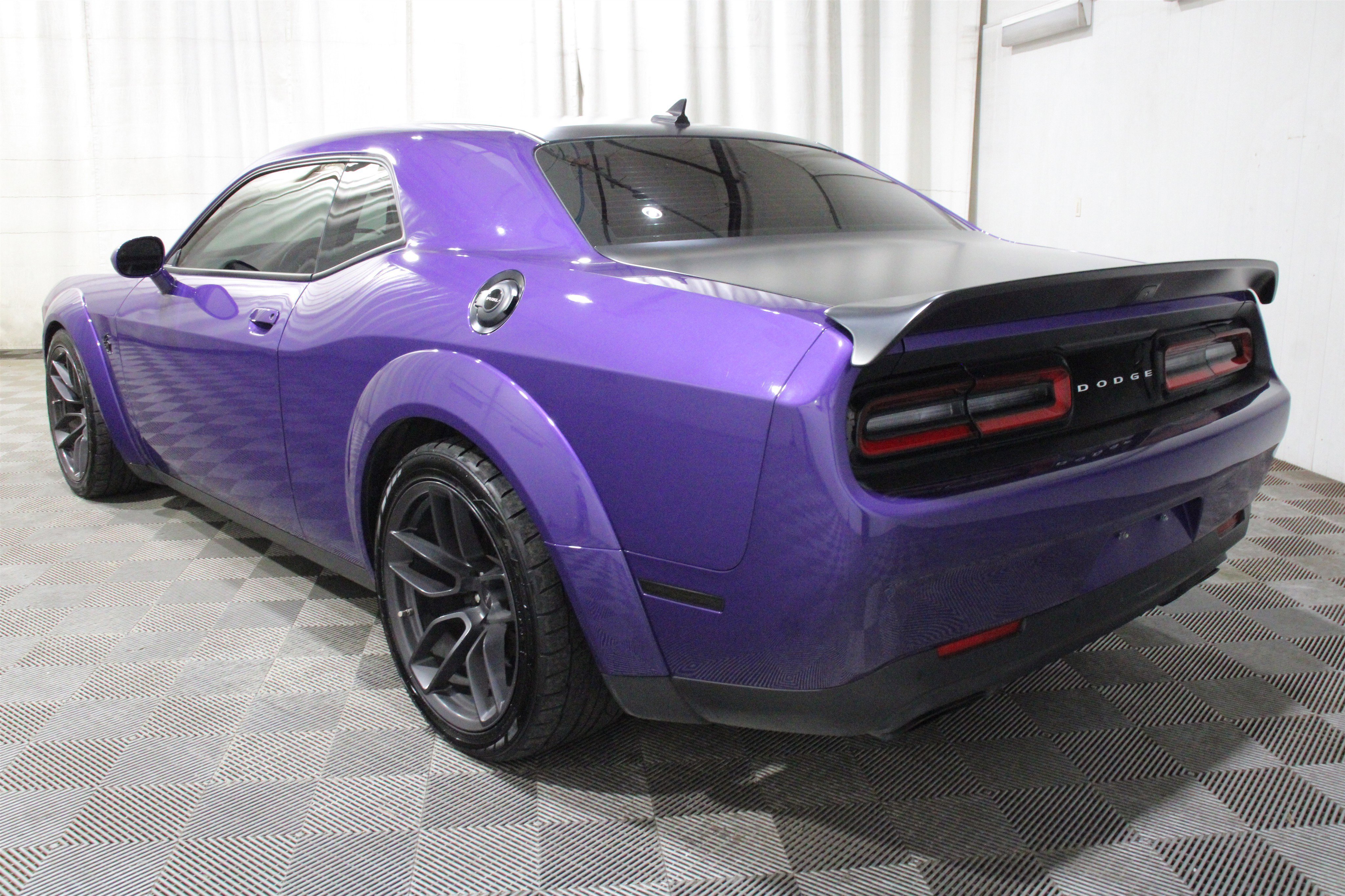 Used 2019 Dodge Challenger SRT Hellcat Redeye image 32