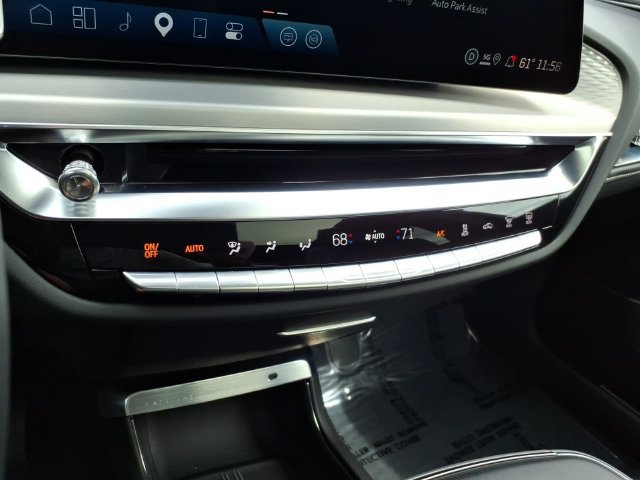 Used 2025 Cadillac Lyriq Luxury AWD/4WD image 31