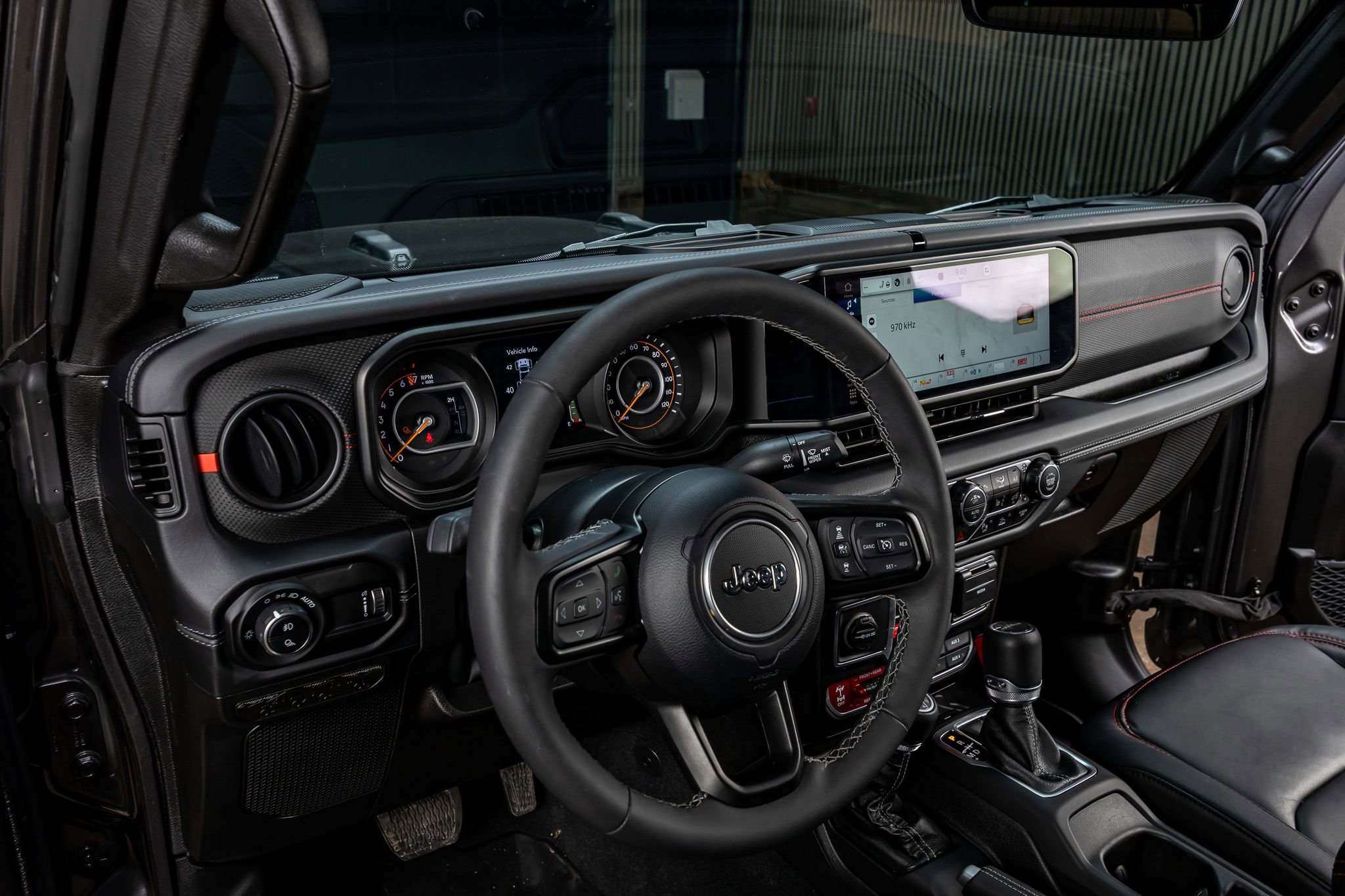 Used 2025 Jeep Gladiator Rubicon image 16