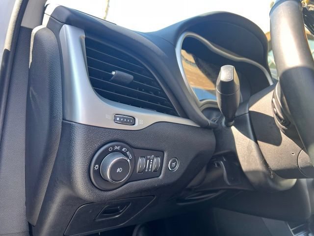 Used 2017 Jeep Cherokee Overland w/ Technology Group FWD image 17