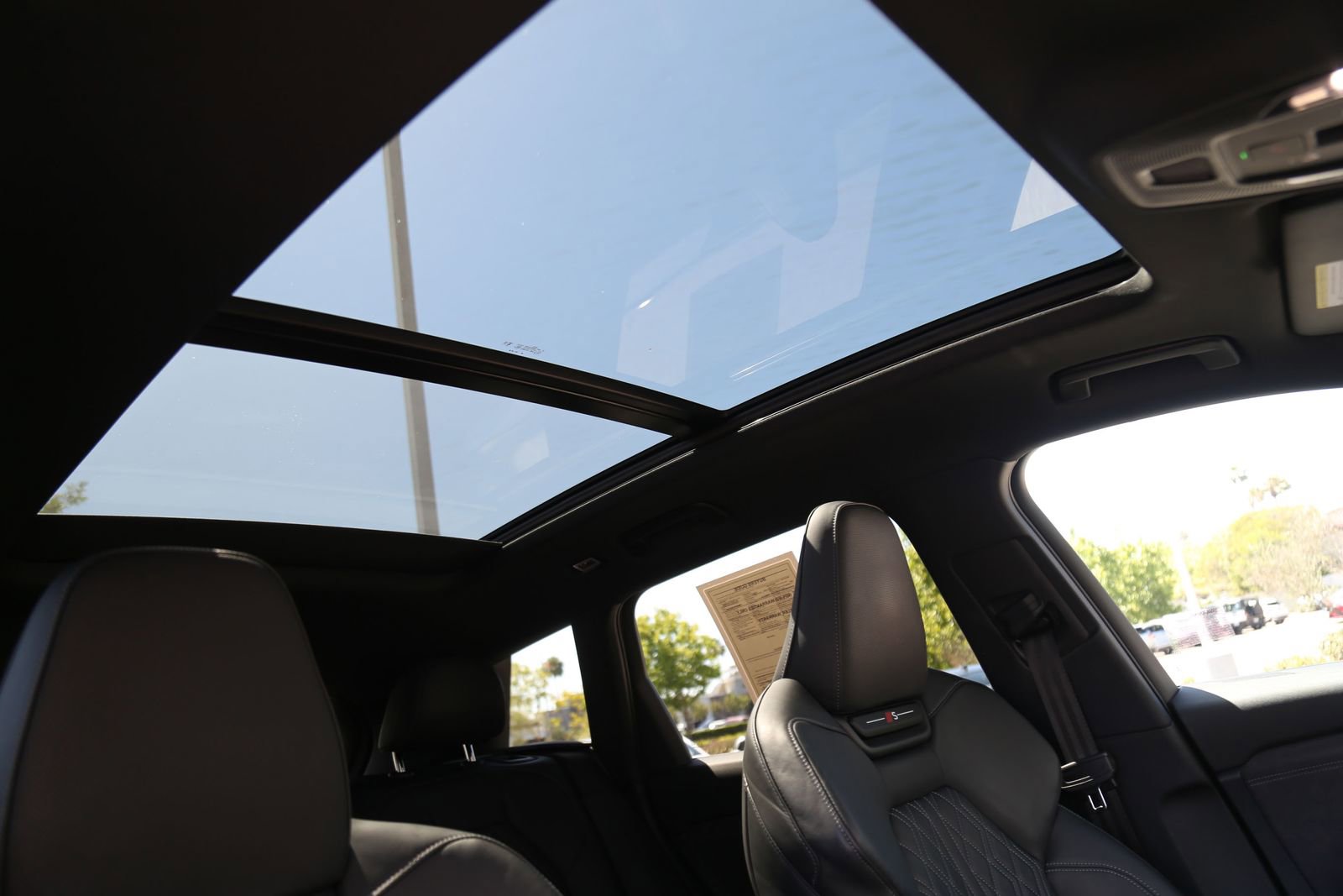 Certified 2025 Audi SQ6 e-tron Prestige AWD/4WD image 17