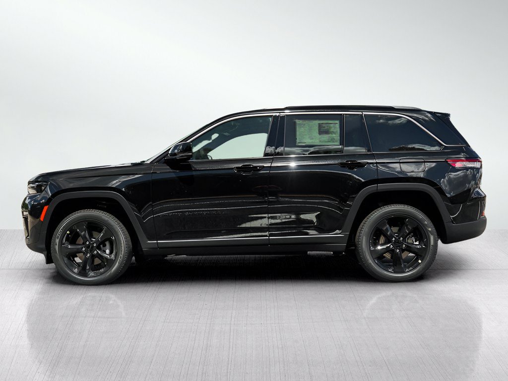 New 2026 Jeep Grand Cherokee Limited w/ Limited Altitude Package AWD/4WD image 4