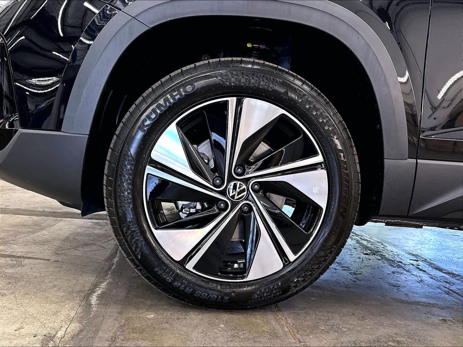 New 2026 Volkswagen Taos SE AWD/4WD image 12
