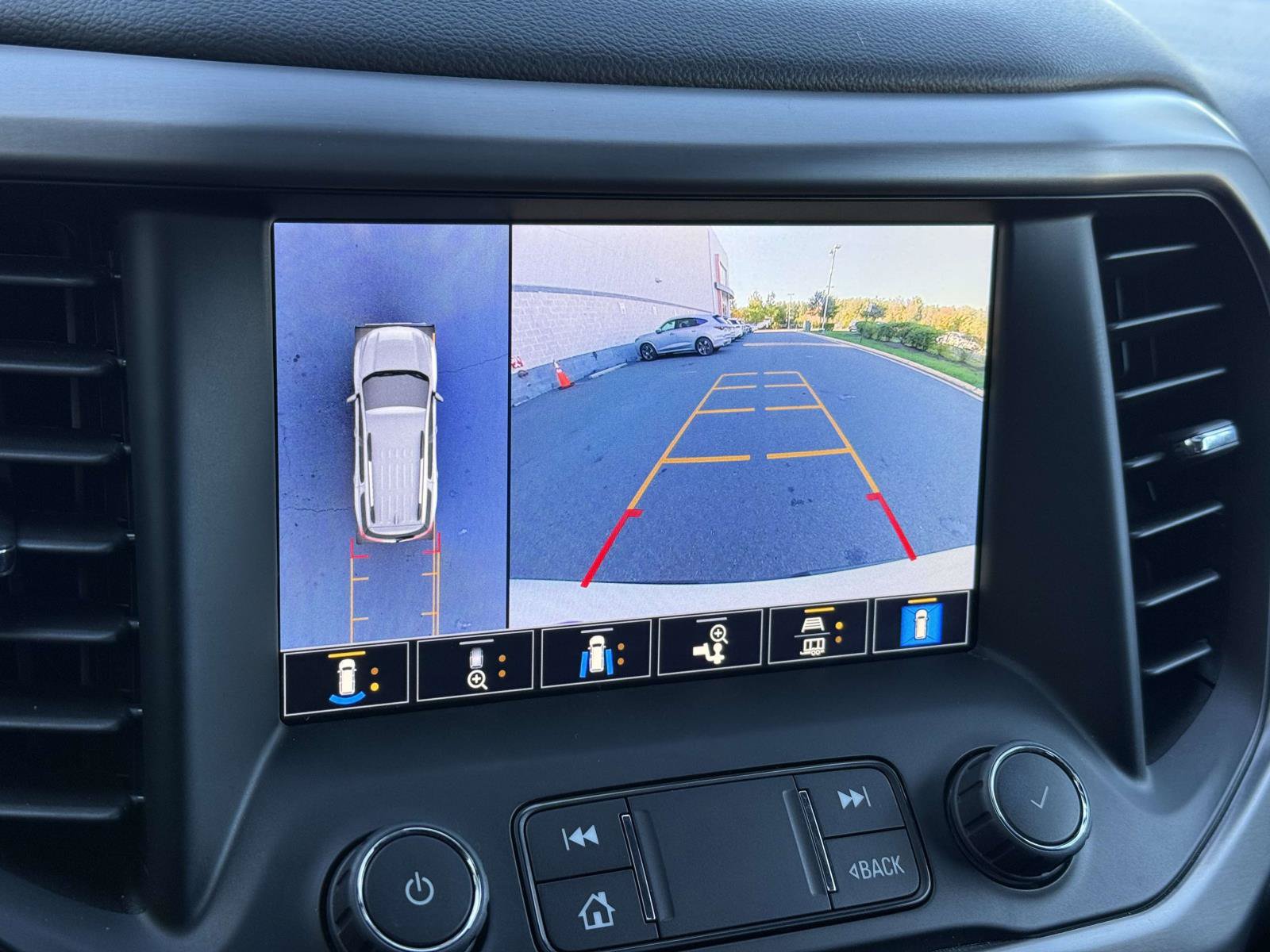 Certified 2023 GMC Acadia AT4 w/ Technology Package AWD/4WD image 11