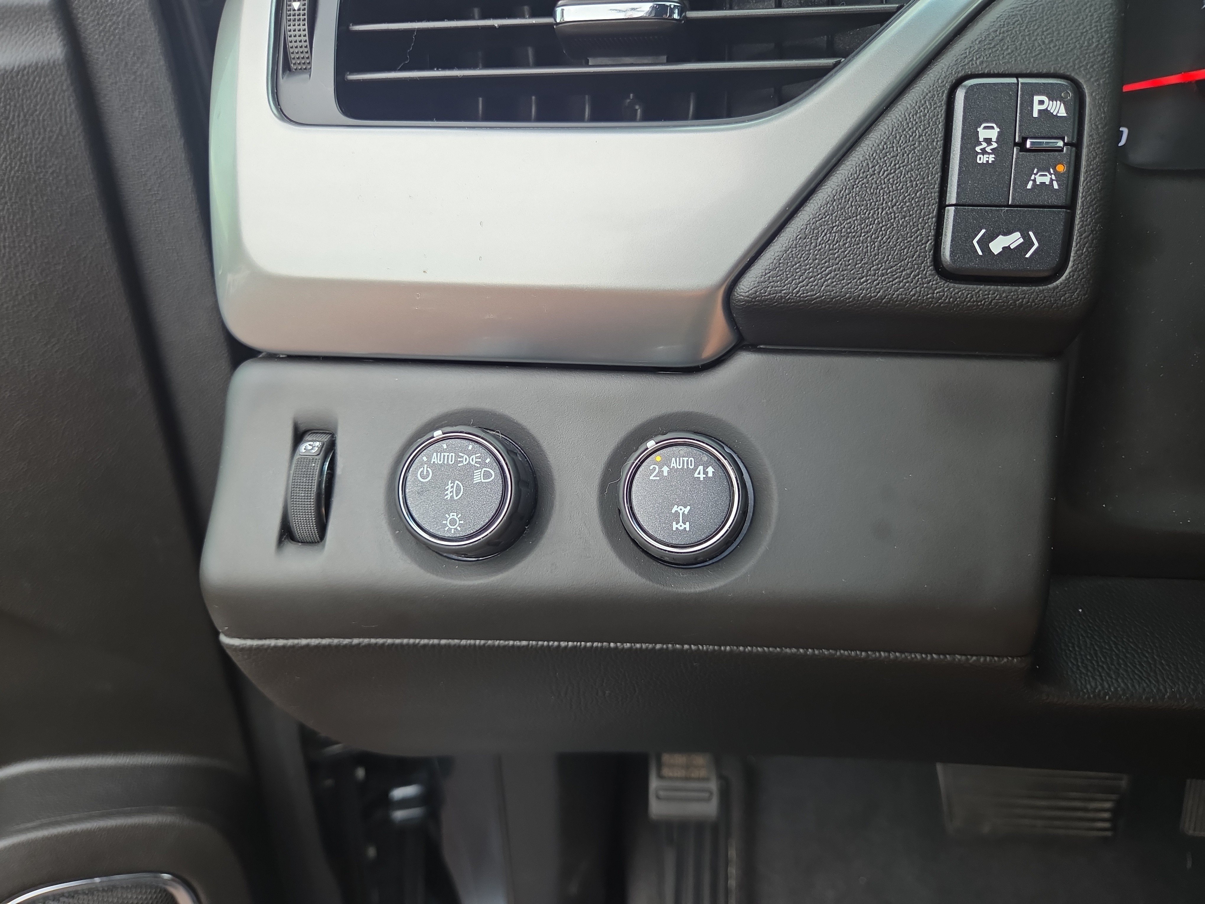 Used 2019 Chevrolet Suburban LT AWD/4WD image 29