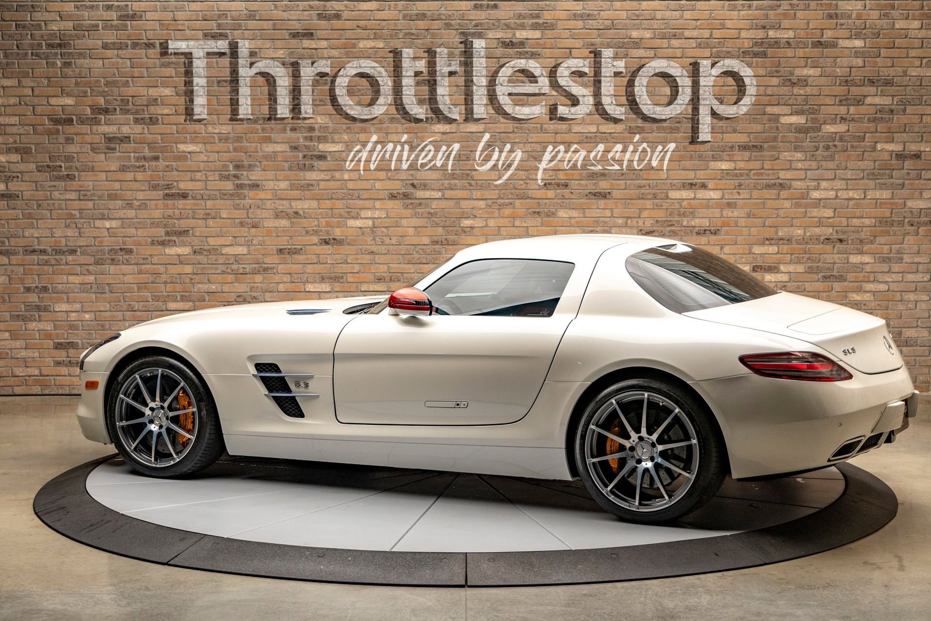 Used 2011 Mercedes-Benz SLS AMG image 9
