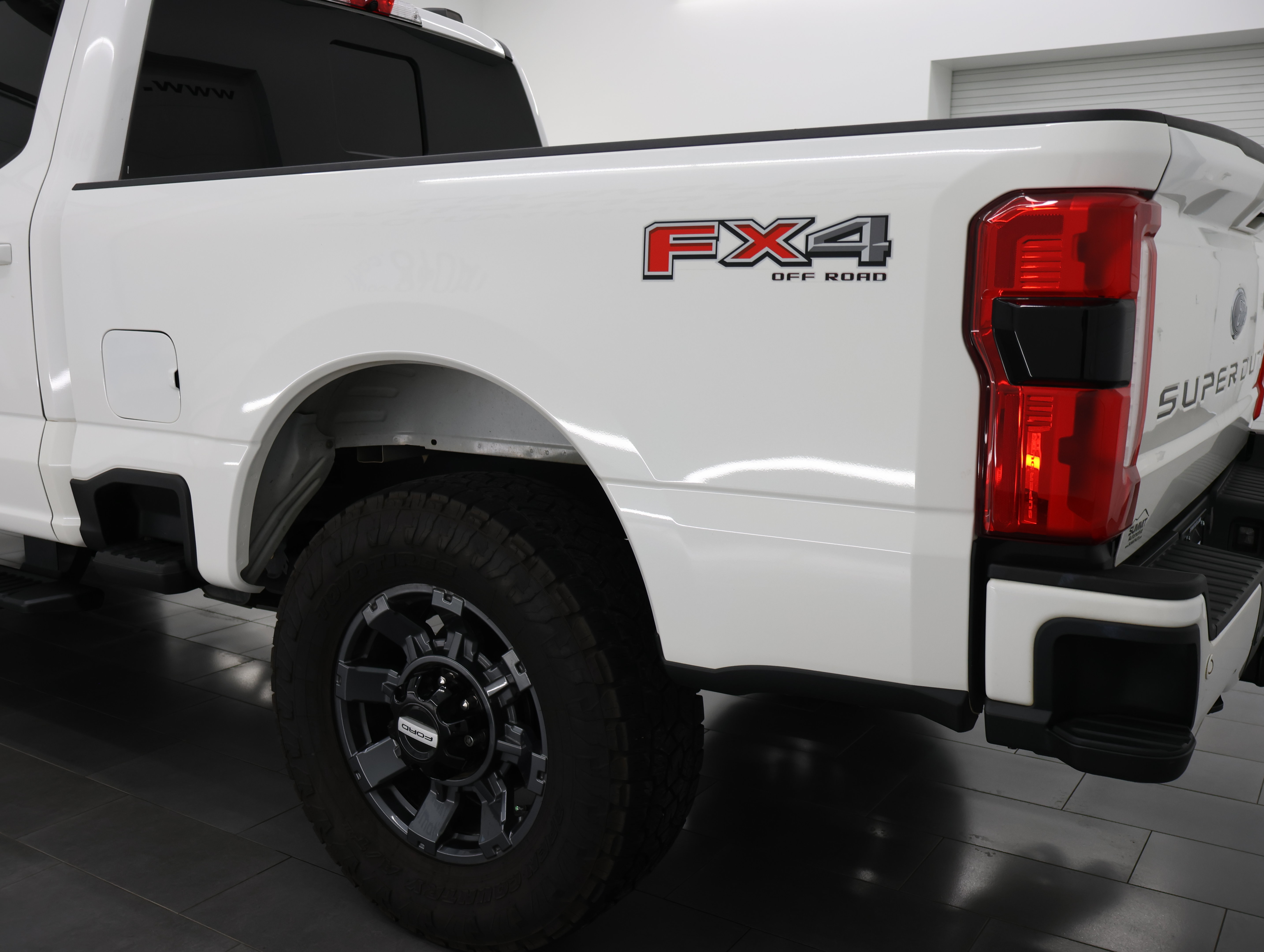 Used 2024 Ford F350 Lariat w/ Lariat Ultimate Package AWD/4WD image 35