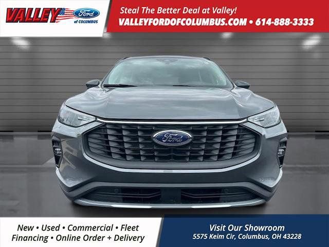 New 2024 Ford Escape SE image 2