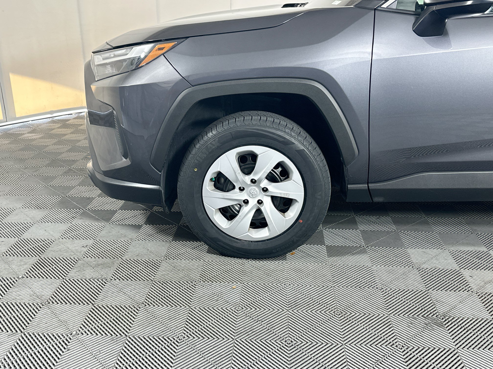 Used 2024 Toyota RAV4 LE FWD image 11