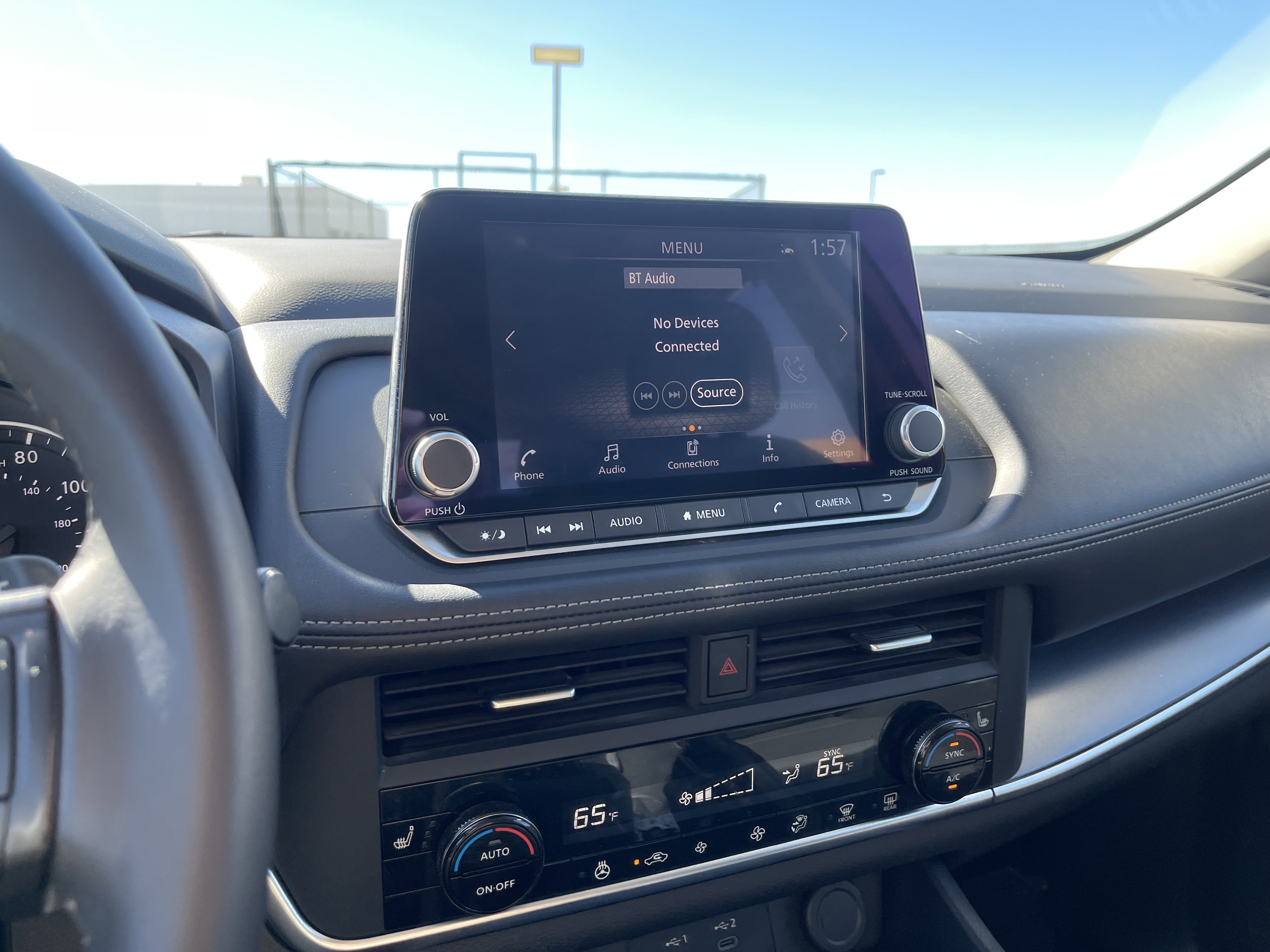 Used 2024 Nissan Rogue SV w/ SV Premium Package image 25