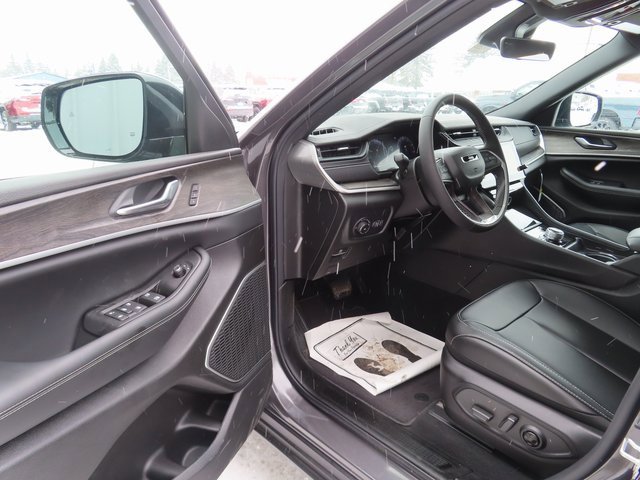 New 2026 Jeep Grand Cherokee L Limited image 17