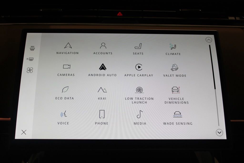 Used 2025 Land Rover Range Rover Sport SE image 32