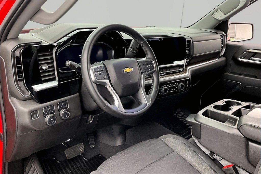 Used 2023 Chevrolet Silverado 1500 LT AWD/4WD image 14