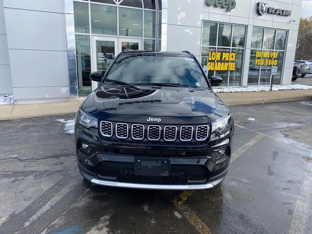 Used 2025 Jeep Compass Limited image 8