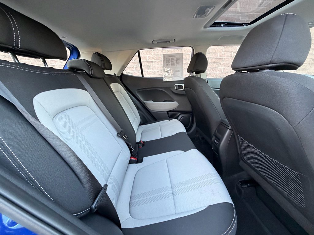Certified 2025 Hyundai Venue SEL image 20