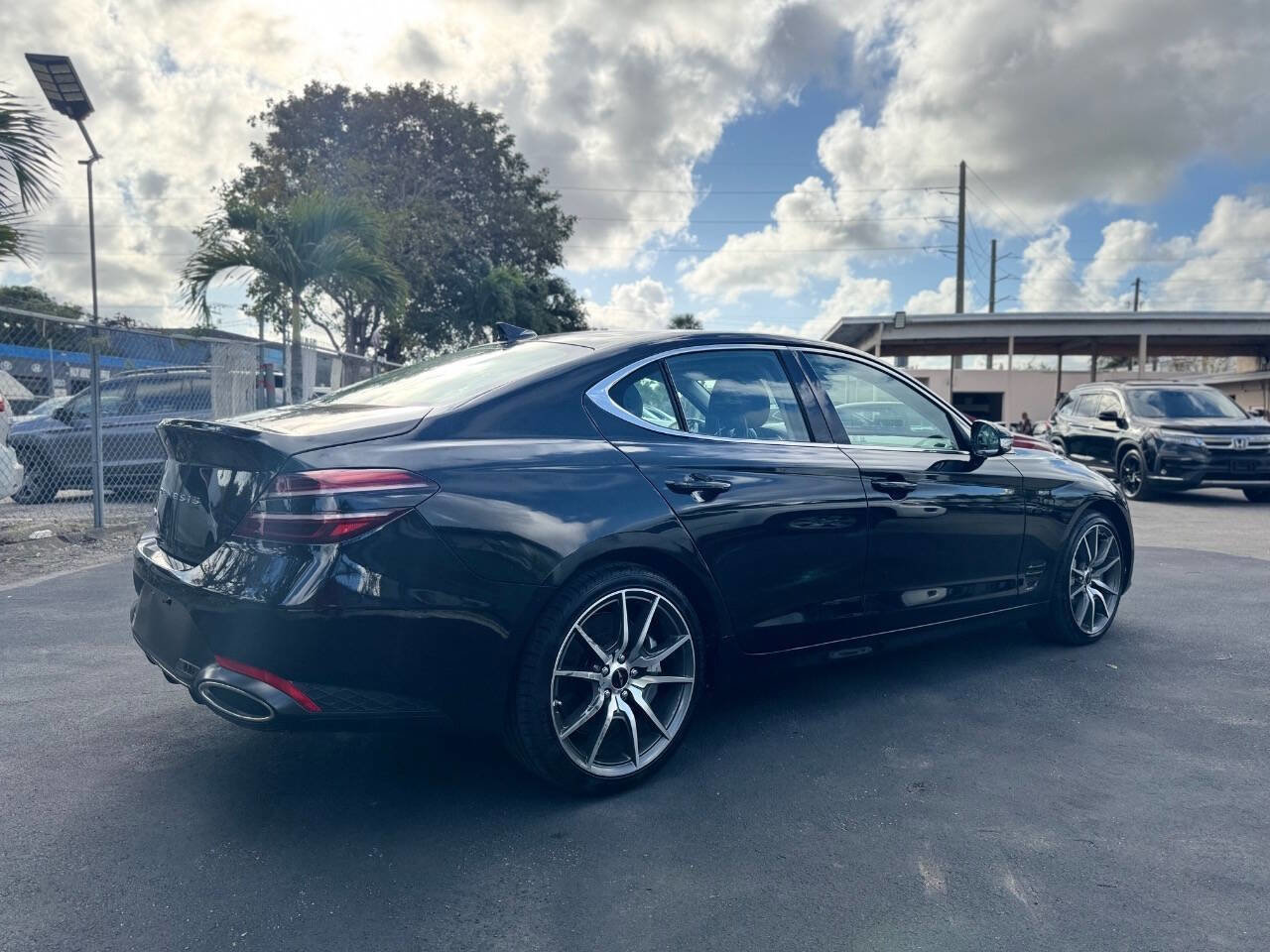 Used 2025 Genesis G70 2.5T image 10