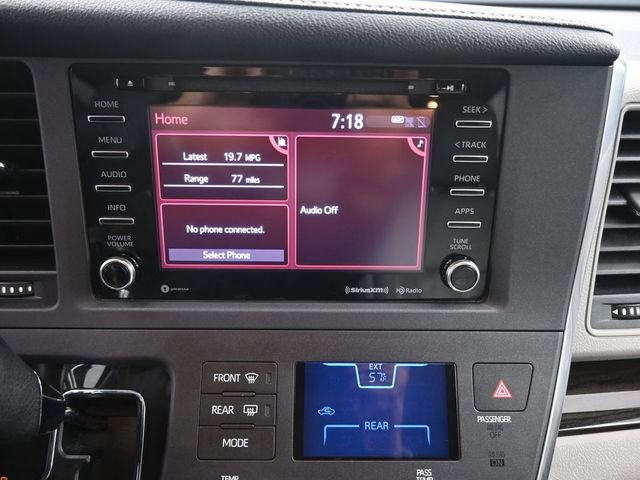 Used 2018 Toyota Sienna XLE FWD image 3