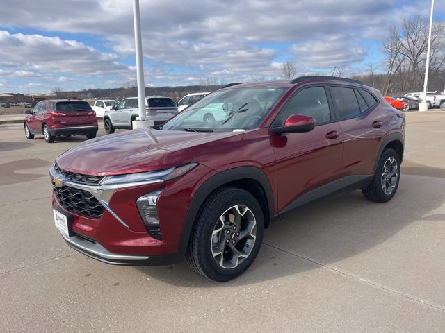 Used 2024 Chevrolet Trax LT w/ Driver Confidence Package image 7